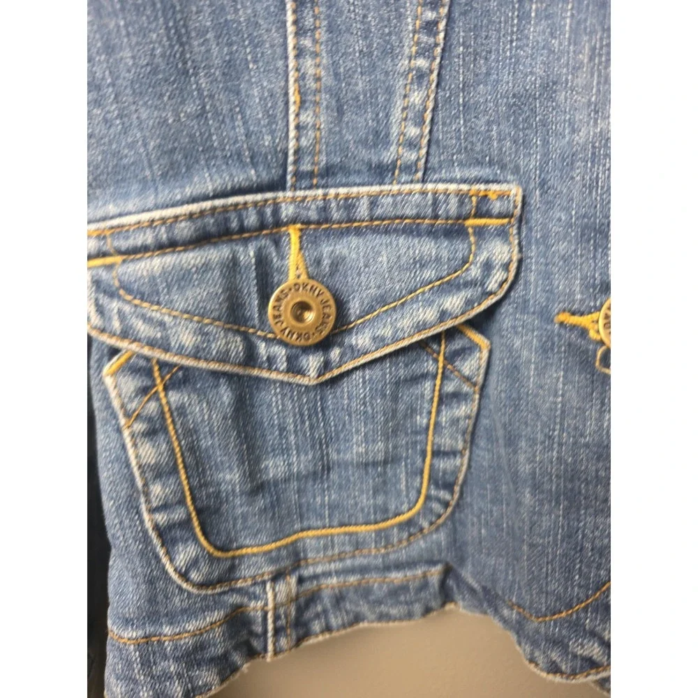DKNY Jeans Womens XS Denim Jacket Fitted Button Up Pockets Casual Cropped